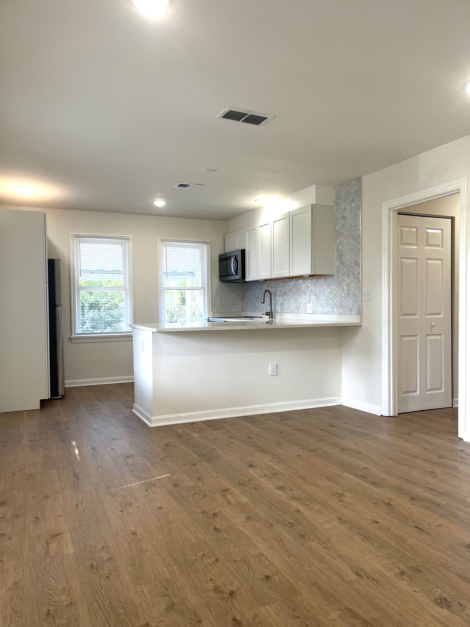 921 Southwest 6th Avenue - B